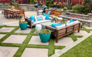 artificial-grass-and-pavers